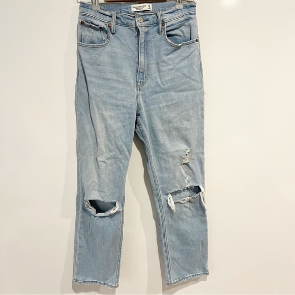 Abercrombie & Fitch Ultra High Rise Ankle Straight Jean - Picture 7 of 7